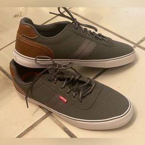 NWT Casual Levi’s Shoes